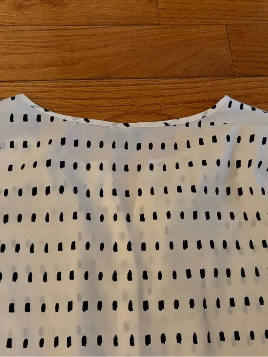 Talbots Petites Women's White and Black Patterned V-Neck Blouse - Picture 9 of 12